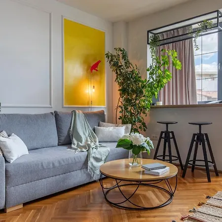 Royal Palace By Urbanesq Lägenhet Bukarest